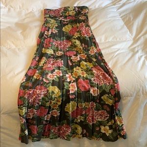 Small floral Billabong maxi skirt